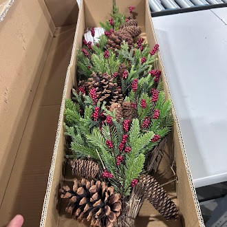 ARTIFICIAL RED BERRY STEMS PINE BRANCHES FOR CHRISTMAS – GREEN