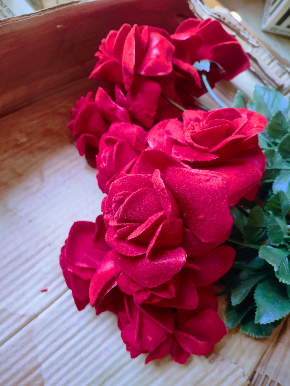 1 Dozen Vintage 1960s Plastic Rose Stems, 12″ Velvet Flocked, Red Roses 12 Stems