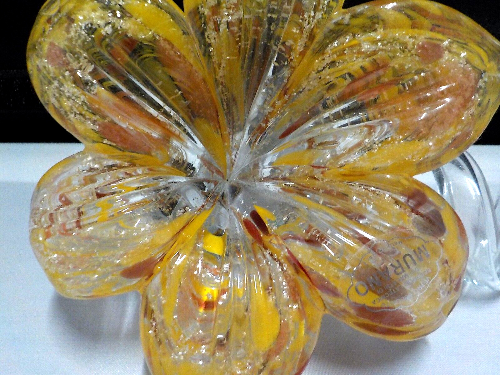 BEAUTIFUL MURANO 6 PETAL ORANGE AND RED FREE STANDING GLASS FLOWER PREOWNED