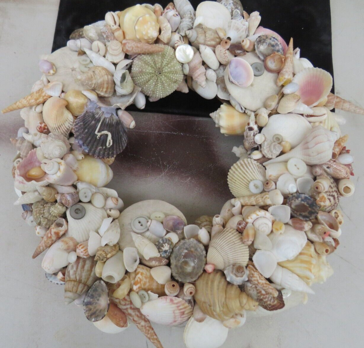 LARGE NATURAL HANDCRAFTED SEASHELL WREATH 14″ BEACH SEASHORE COASTAL DECOR