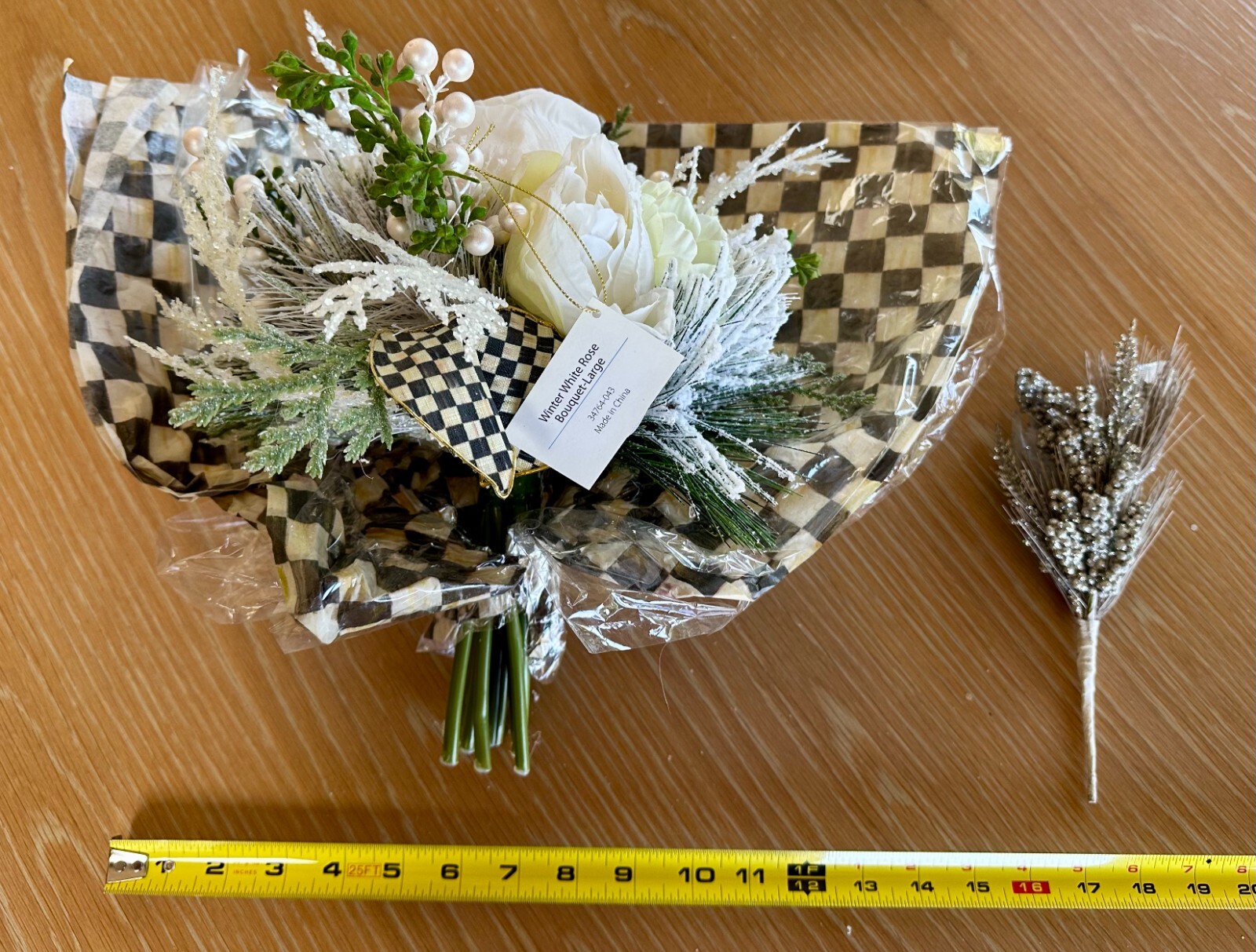 Lrg Winter White MacKenzie Childs Rose Bouquet Courtly Checks Cello Wrap w/ Tag