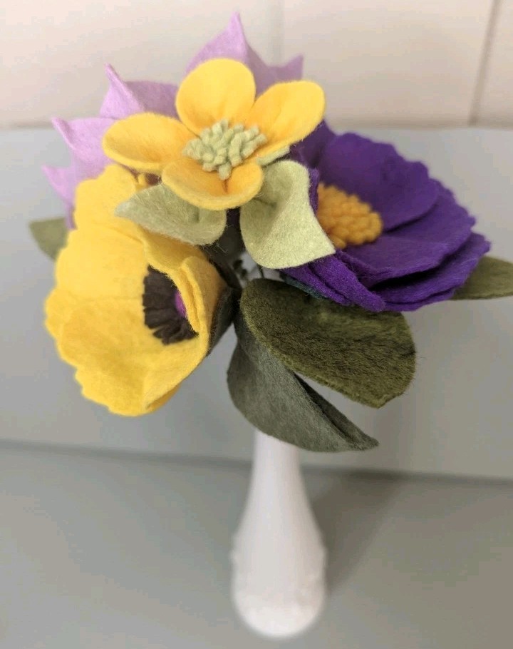 Beautiful Hand Cut Wool Blend Felt Flower Bouquet Gift Wrapped/Great Gift Idea!