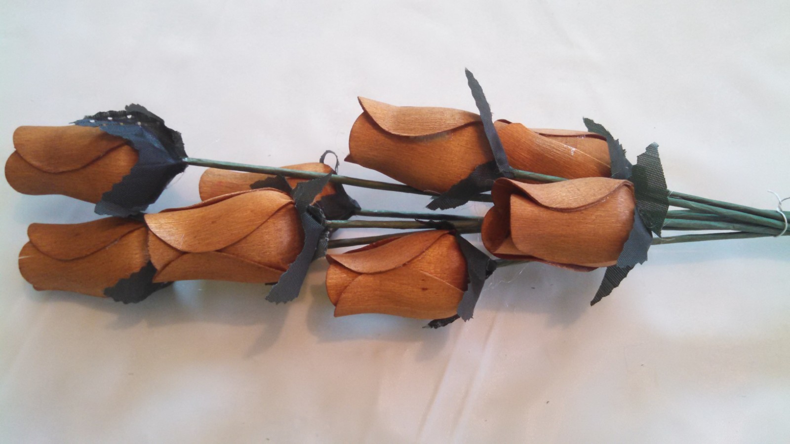 Small Bud Wood Roses – (Various Fall Colors)
