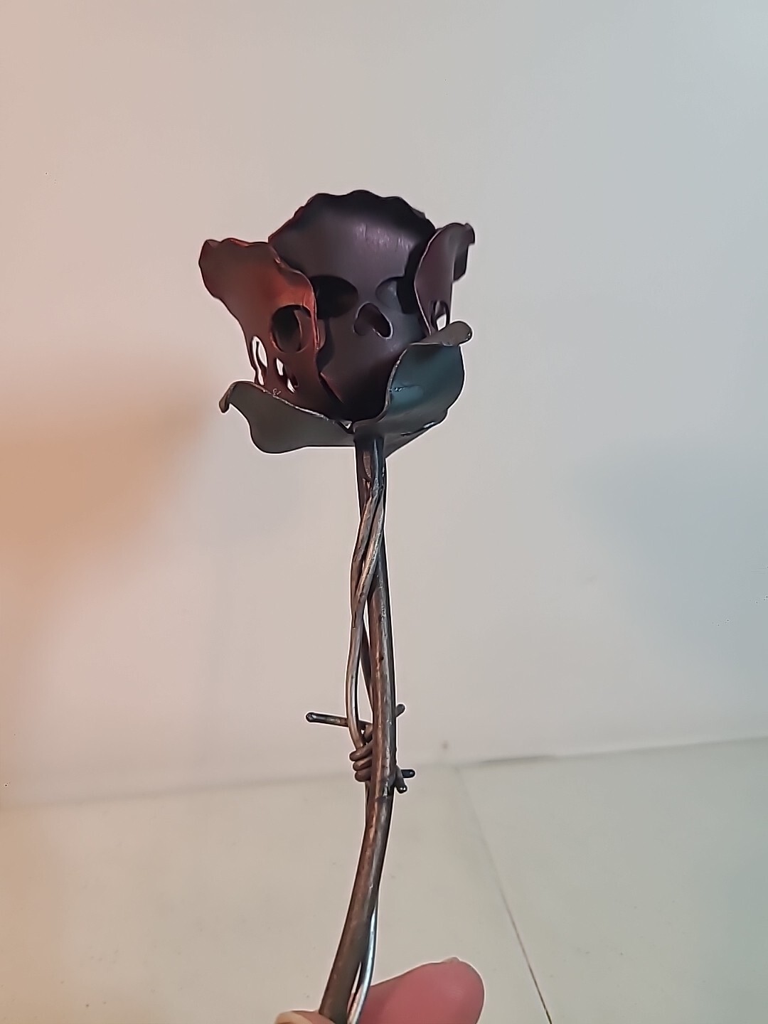 Steel & Barbed Wire Red Rose Skull Petals – Gothic Decor – Full Bloom Excellent