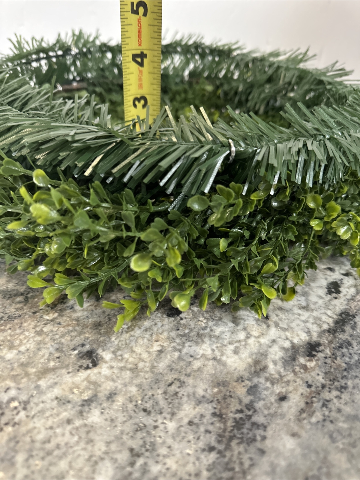 English Gardens Indoor/Outdoor 18” Boxwood Wreath New
