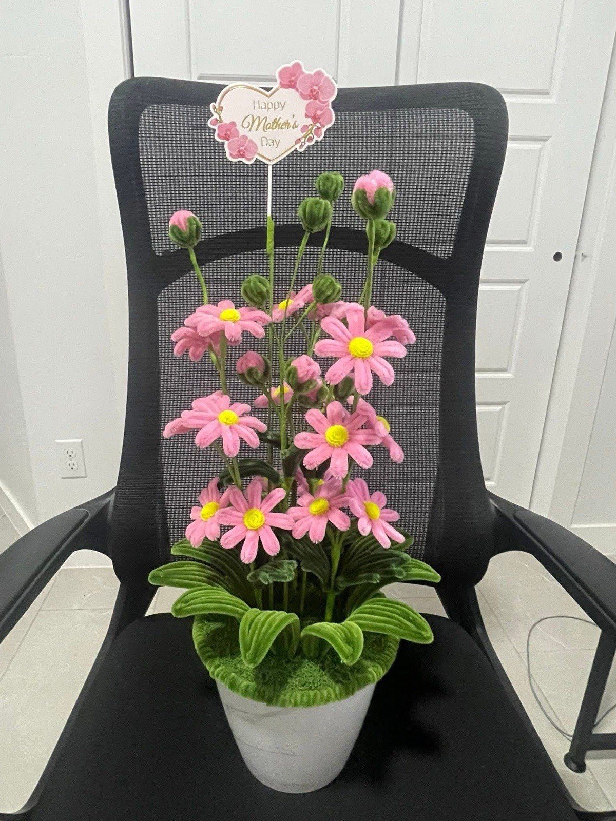 10 pcs/ $34.95 each FuzzyWire -Daisy Gerbera Lily Pot & Wrapped Bouquet