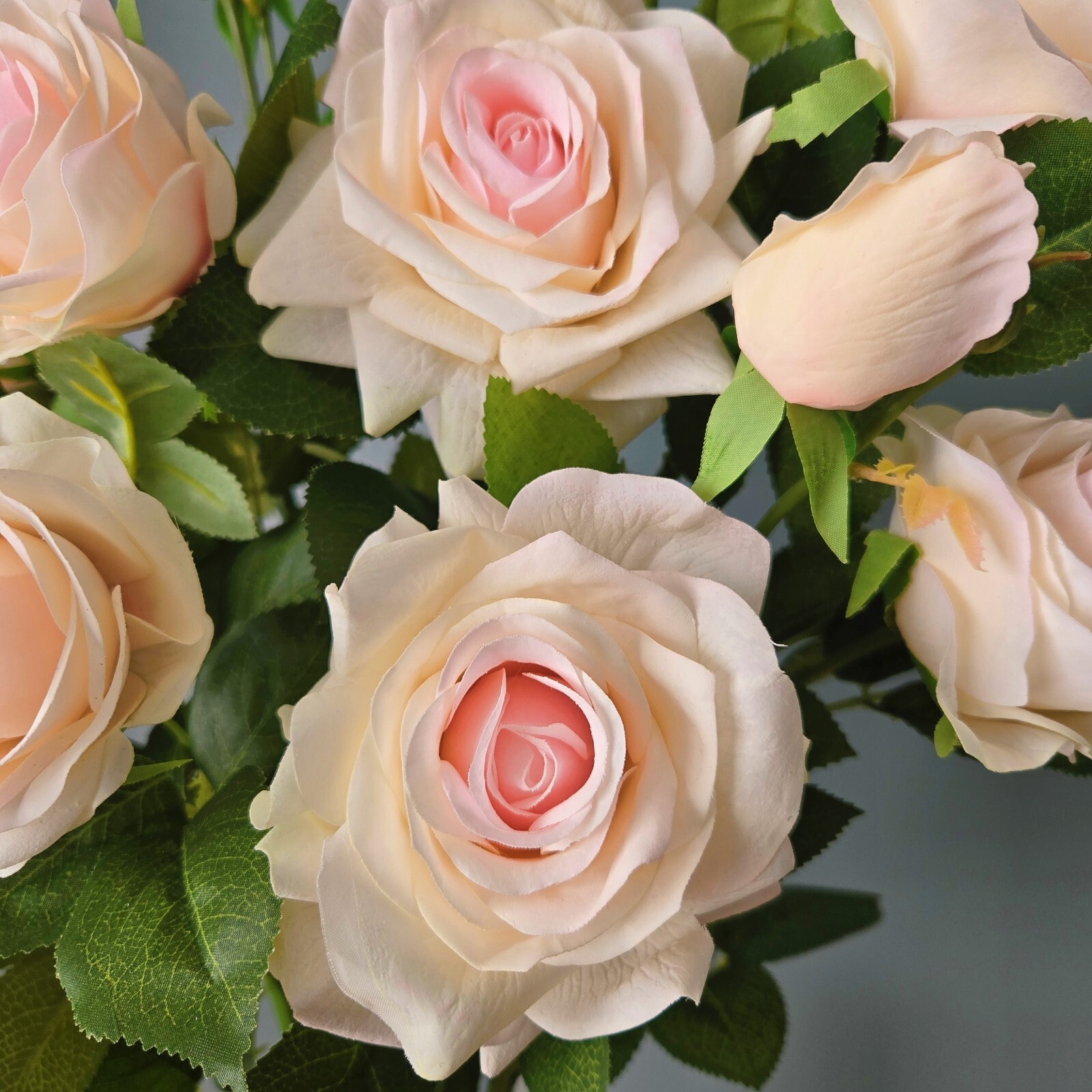 4Pcs Artificial Long-Stem Roses,3 Heads Each,2 Fully Bloomed,Lifelike Realistic