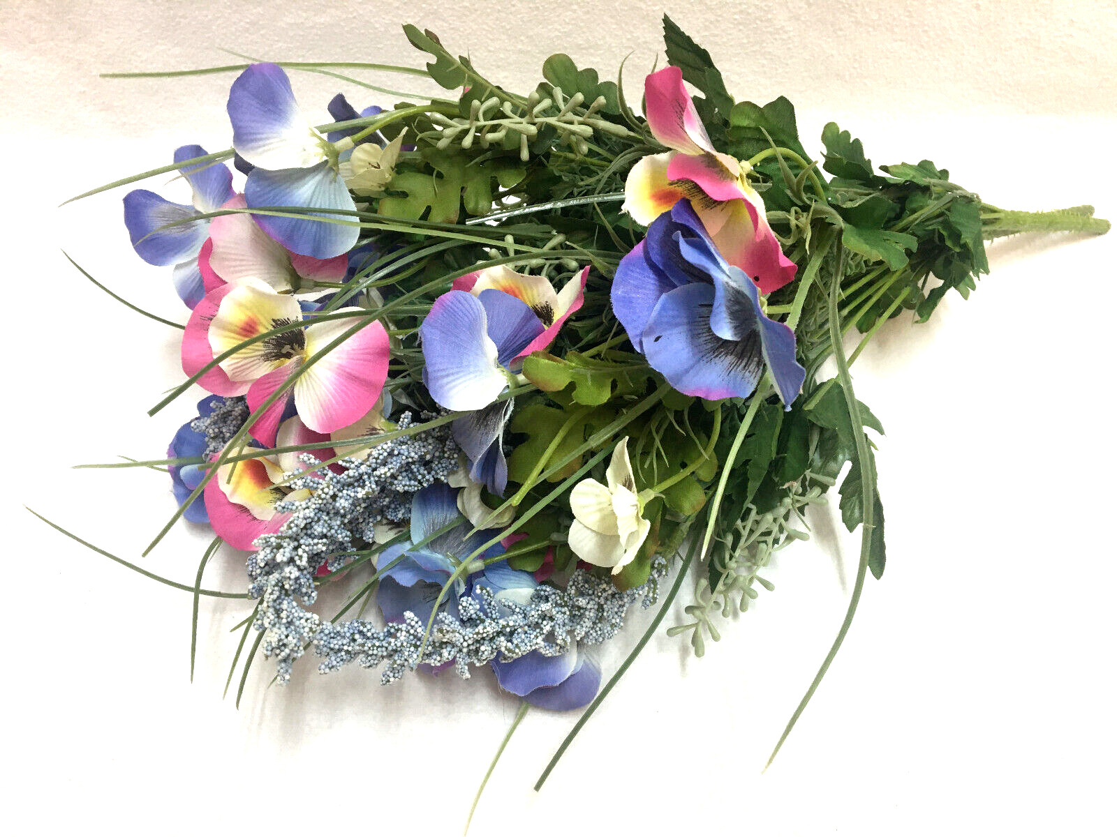 Artificial Flowers Spring Mix Pink White Blue Stems Leaves Lot of 2 Bunches