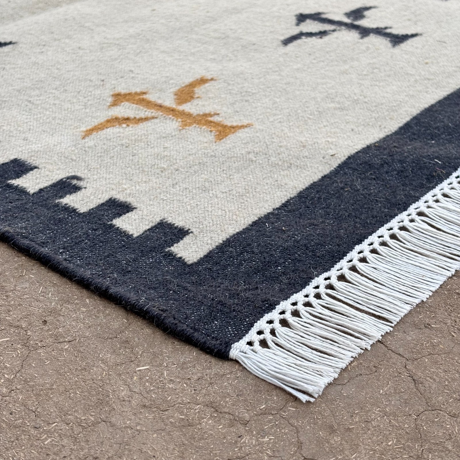 Boho Tribal Dhurrie Rug 2×3 ft Handwoven Wool Cotton Kilim mat