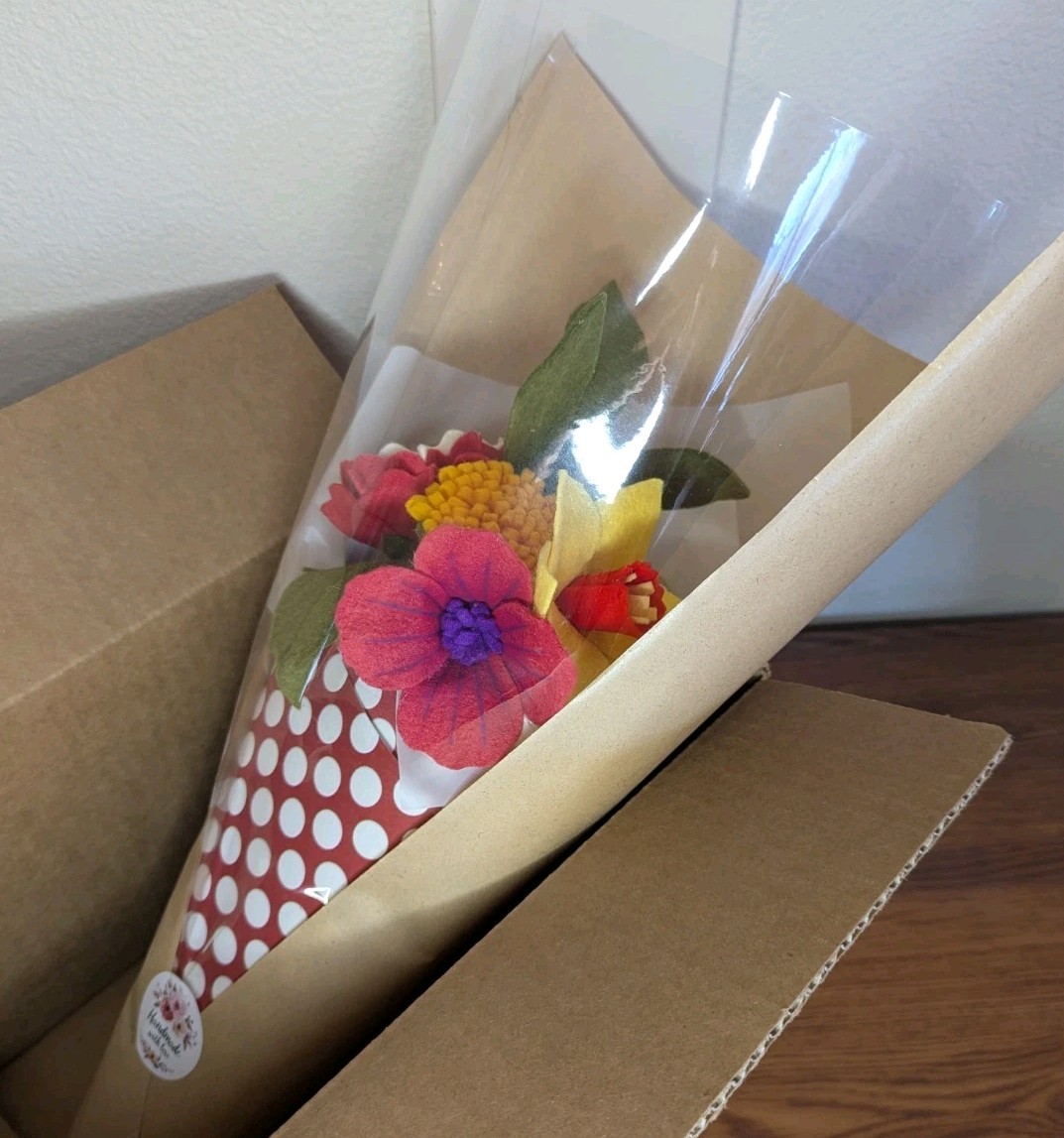 Beautiful Hand Cut Wool Blend Felt Flower Bouquet Gift Wrapped/Great Gift Idea!