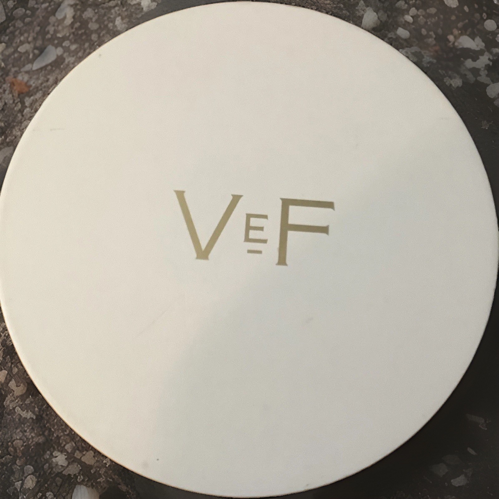 Venus Et Fleur Large Round White Box 46 Red Eternity Preserved Roses Luxury