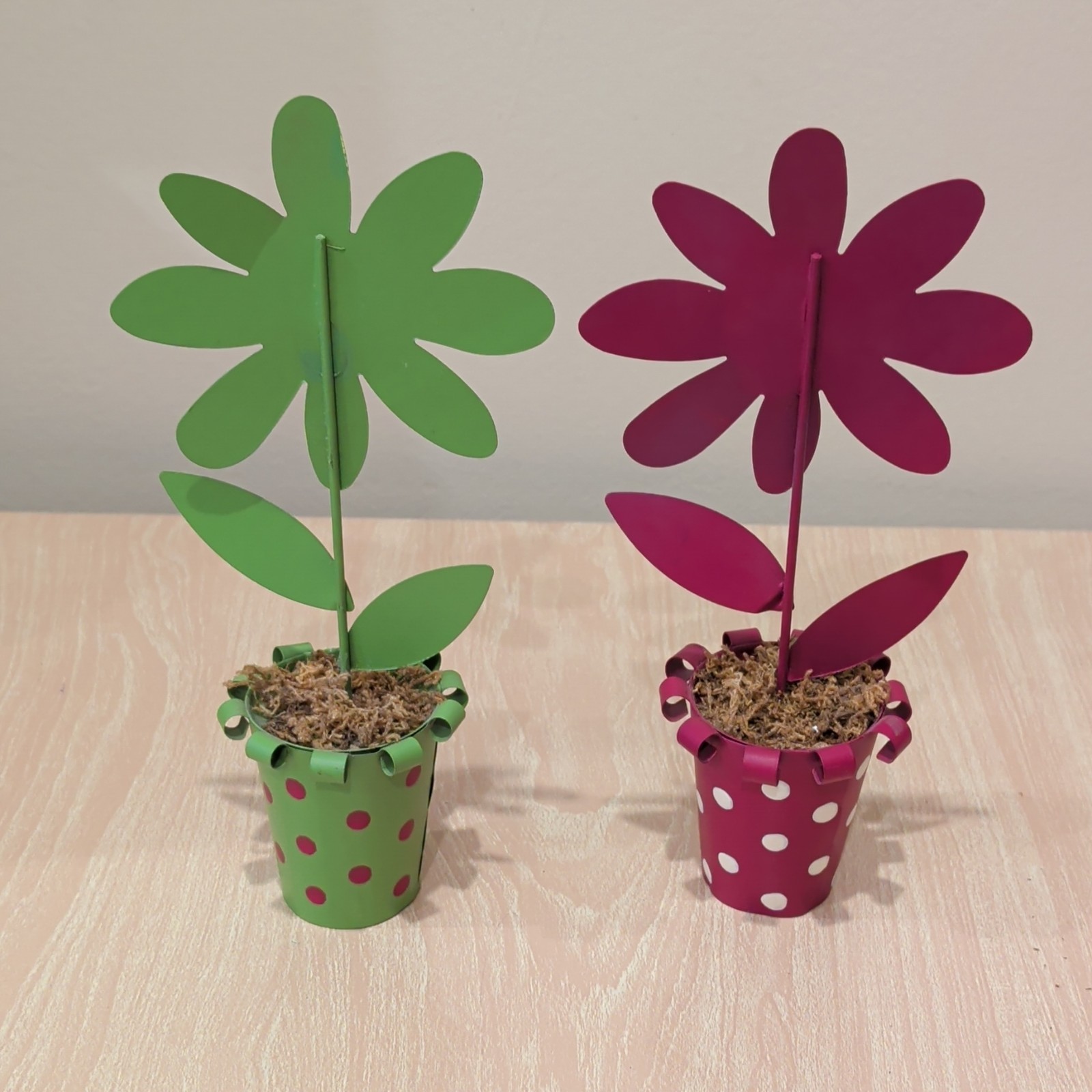 Artificial Metal Daisy Flower Pot Décor Set, Multicolor Floral Arrangement