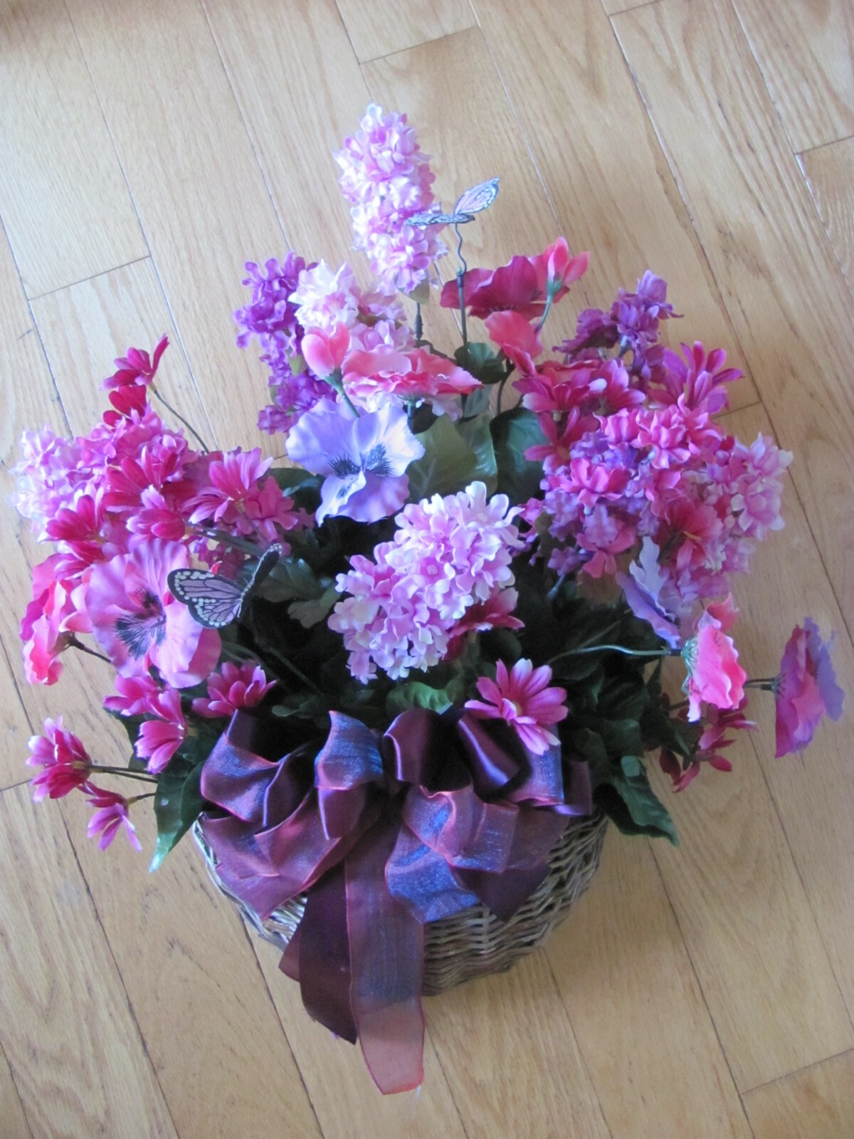 PINK SILK FLORAL ARRANGEMENT WALL / DOOR HANGING BASKET w/RIBBON BUTTERFLY