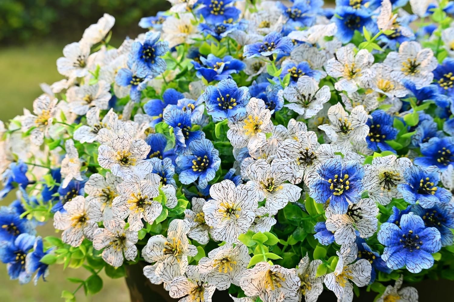 6 Bundles Artificial Fake Flowers，Fake Blue Silk Daisy with Eucalyptus for Pl…