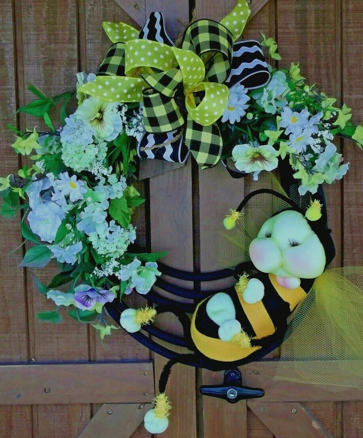 Bee-ing lazy Summer wreath