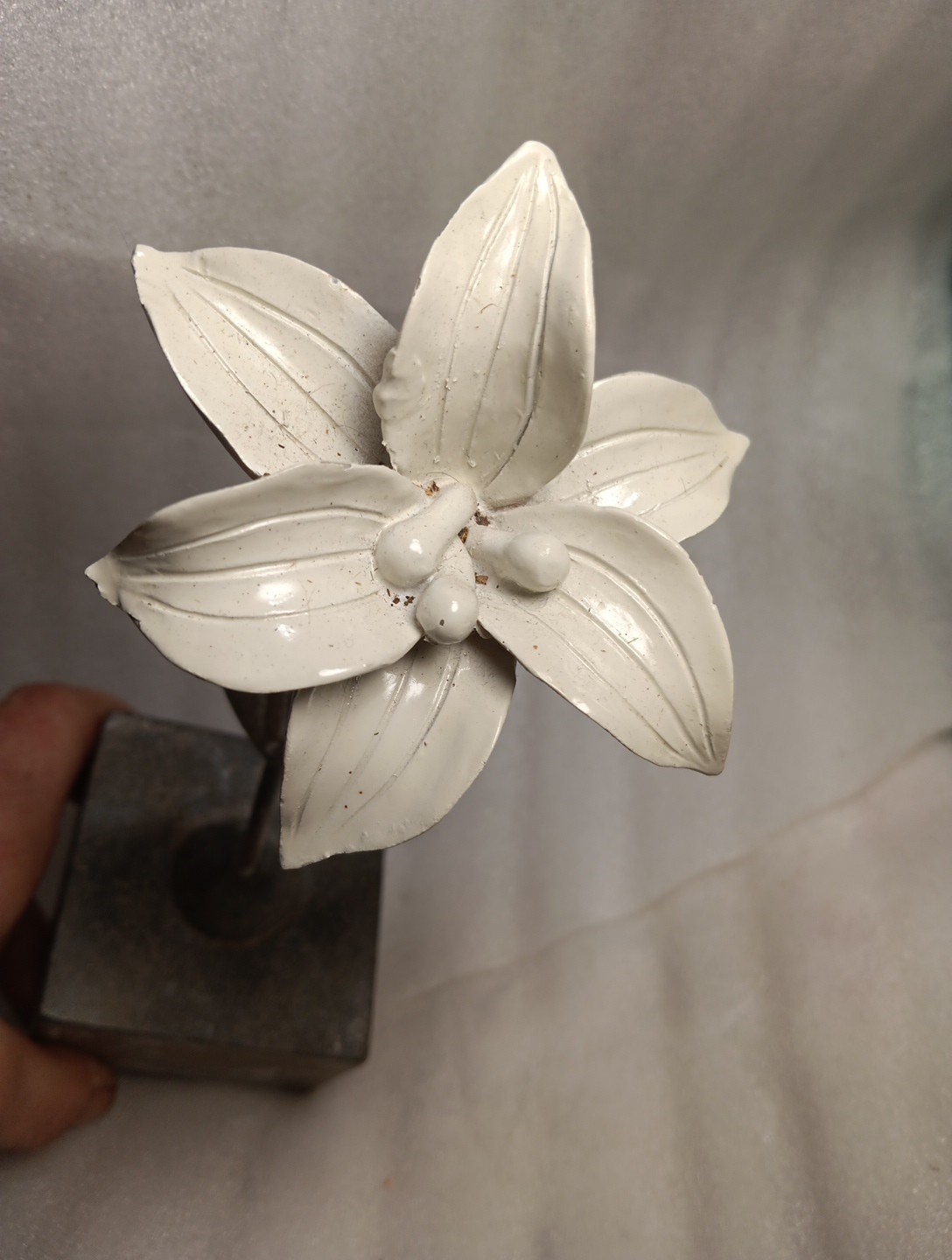 White Lilly By, Ashland Spring Printemps French Chateau Table Top Decor