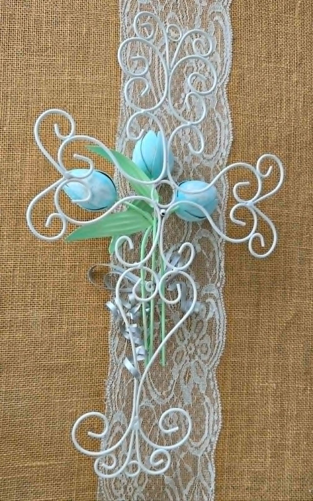 VTG Metal Art Curled Wire Cross w/Blue Tulips & Silver Bows Wall or Door Decor