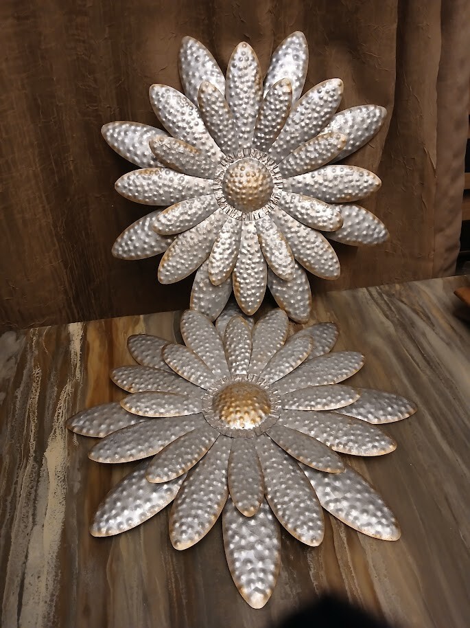 2 Tin Flower Decor Set Silver& Gold Petals Wall Hanging Light Weight 11″ Round