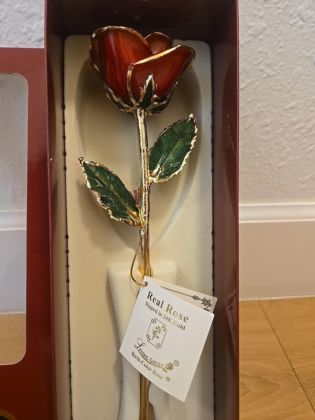 LIVING GOLD REAL RED ROSE PRESERVED & Dipped IN 24K GOLD. NEW IN BOX