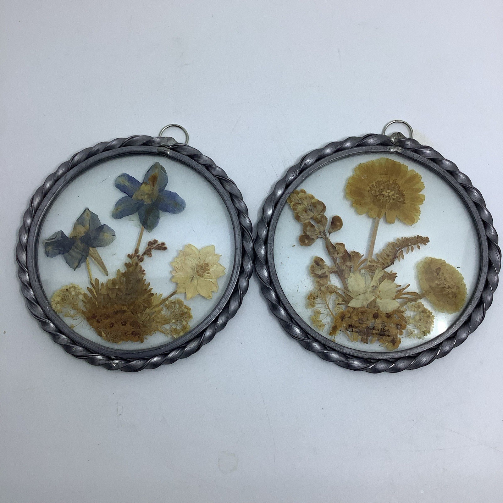 Vintage Lot Of 2 Pressed Dried Flowers Hanging Round Twisted Metal Frame 4.5”