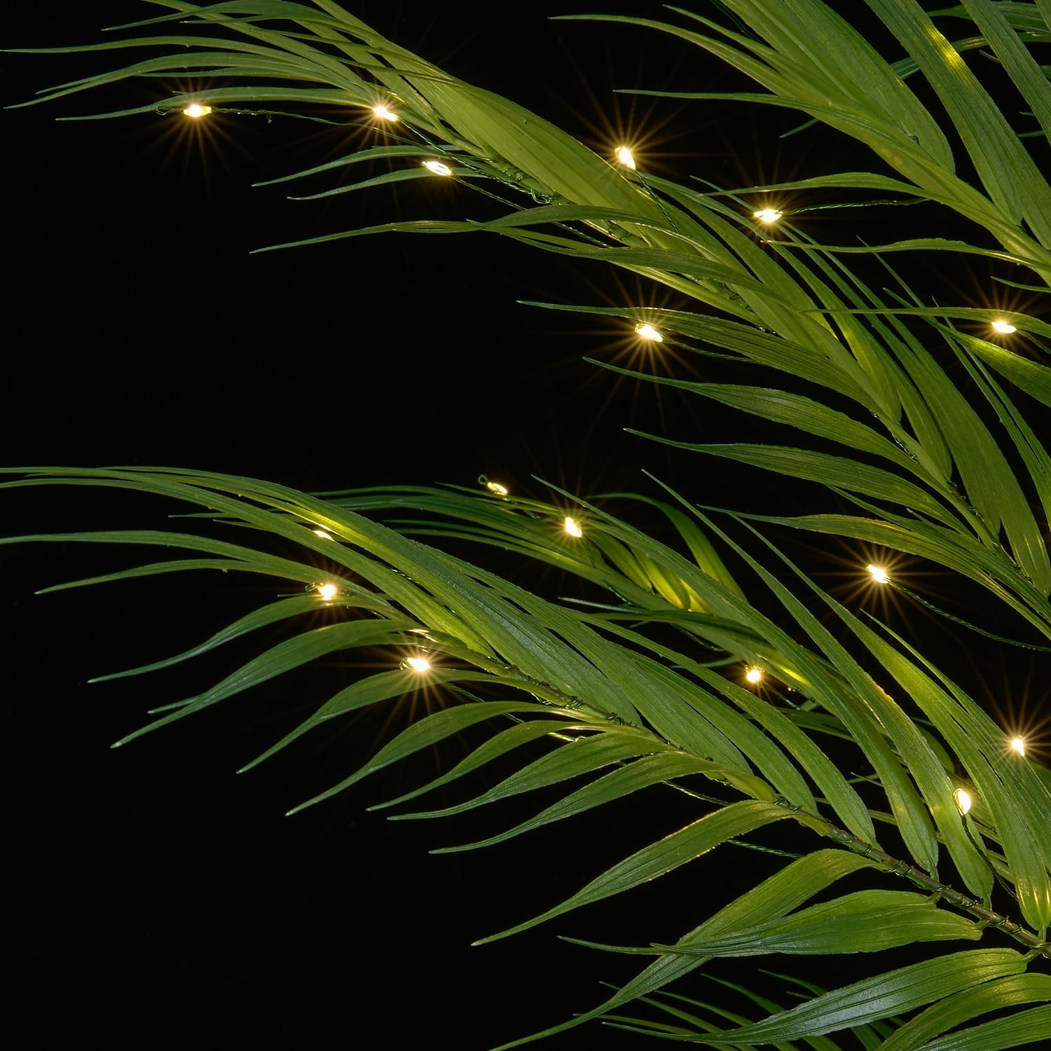 6FT Lighted Palm Tree with 224 Fairy Lights, Lifelike Faux Tropical Areca Pal…