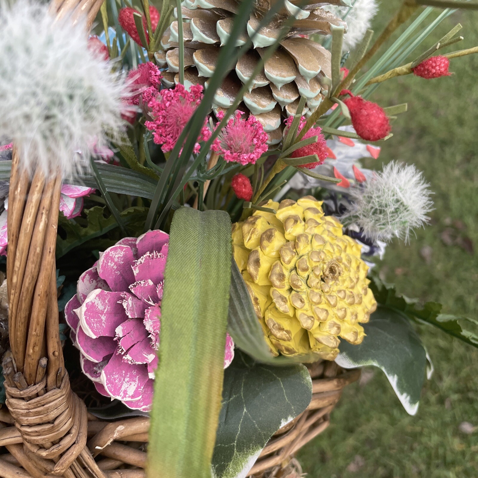 Vintage UNIQUE Pinecones as Zinnia Flowers Floral Arrangement HANDMADE❤️blt39j1