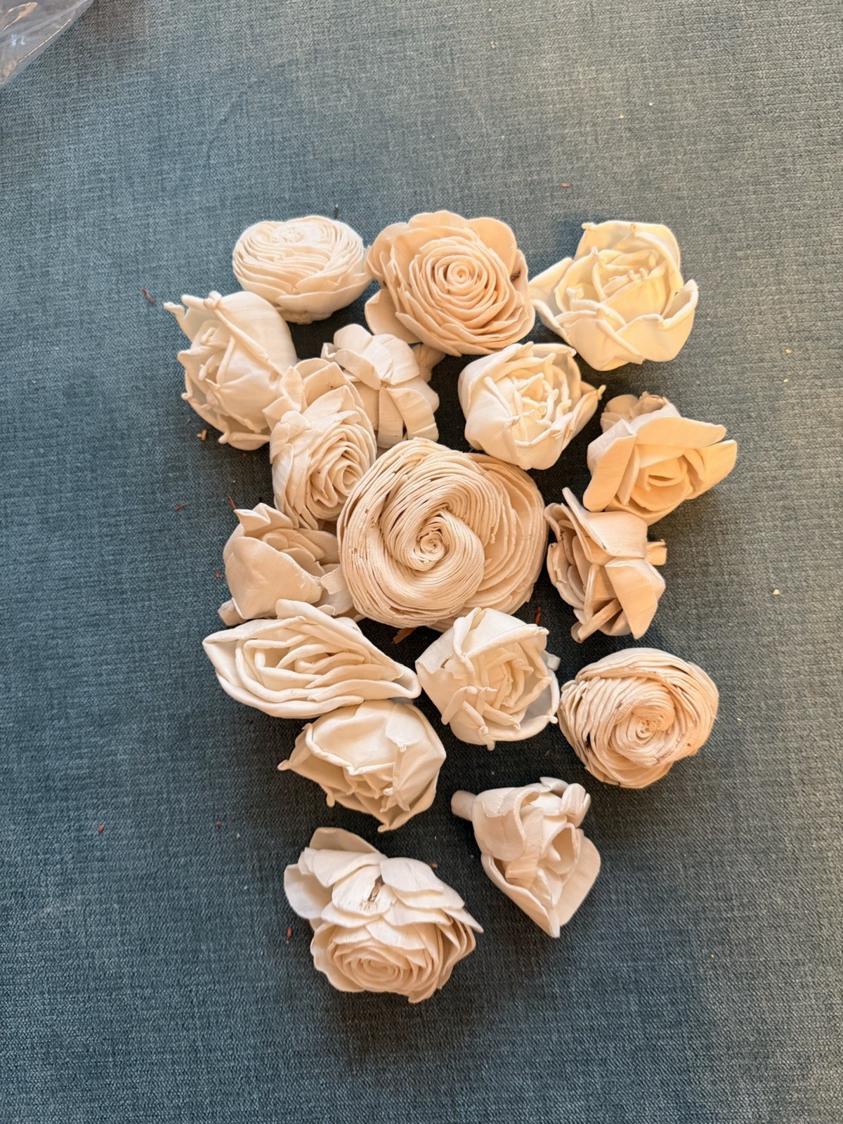 Wood Flowers Crafting Styles Multiple Colors, Sizes 2″-5″