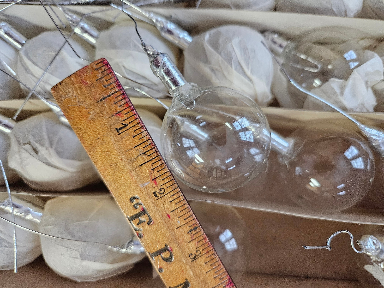 Lot of 135 Clear Glass Bulbs Globes w/Stems Home Decor Ornaments Craft Floral