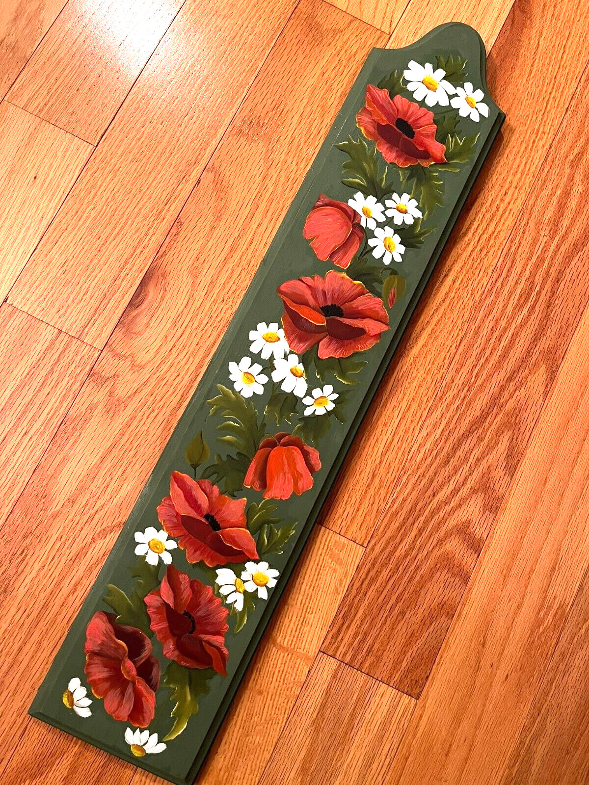 Cutting board shaped Wall decoration Green with red poppy seed flowers 5 x 24.5