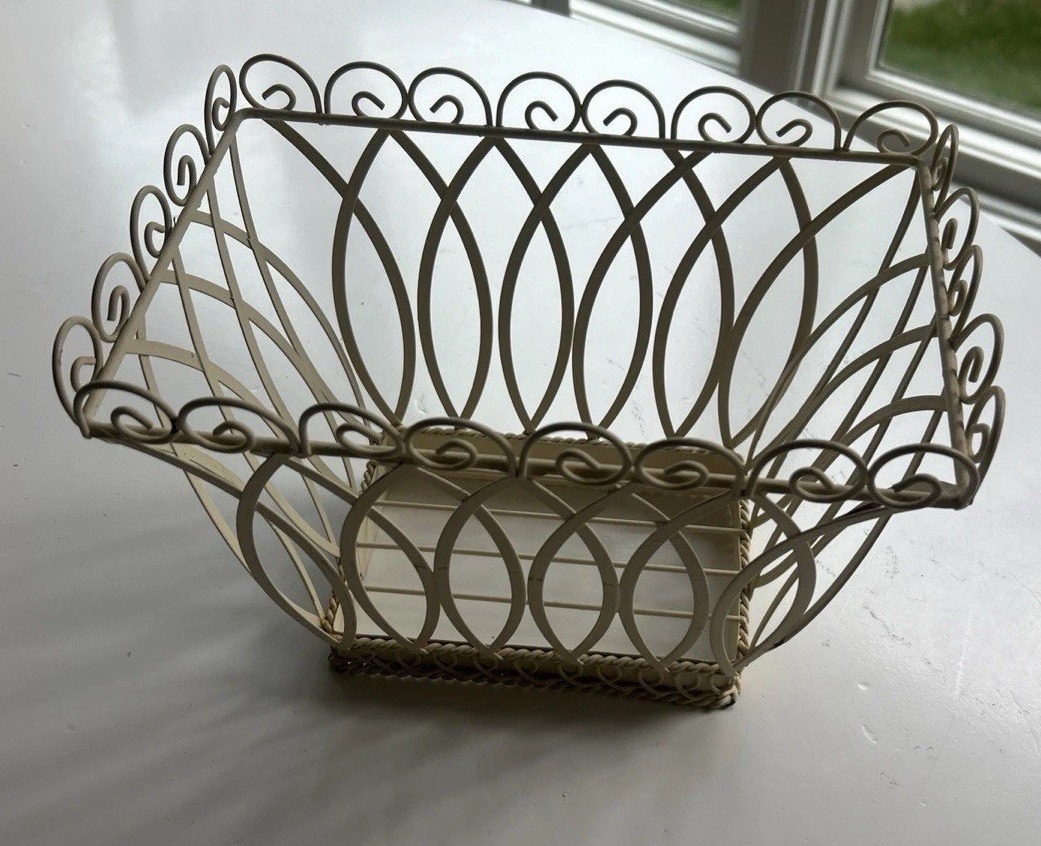 Vtg Metal Wire Basket Shabby Chic French Country Cachepot Plant Pot Holder