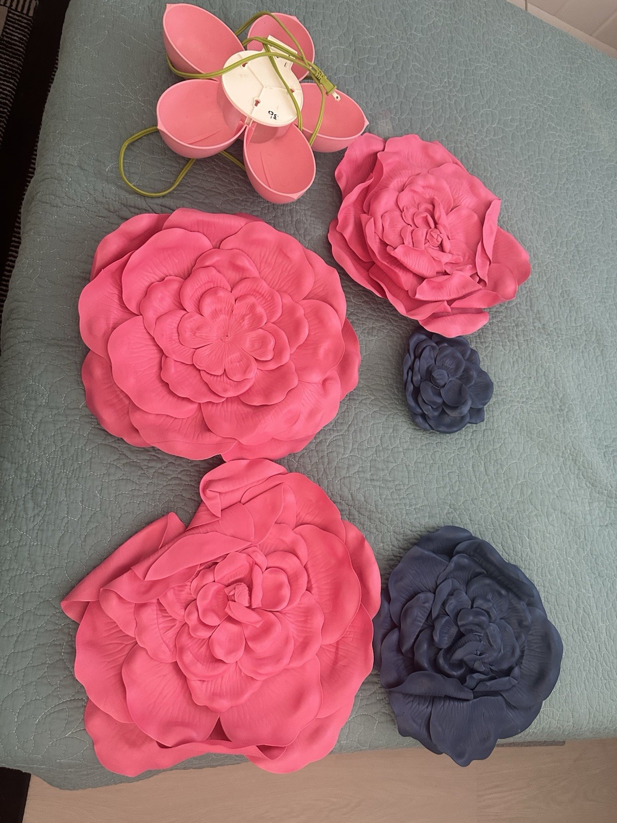 Artificial Pink & Blue Rose Flower Heads Plastic Wall Decor Set