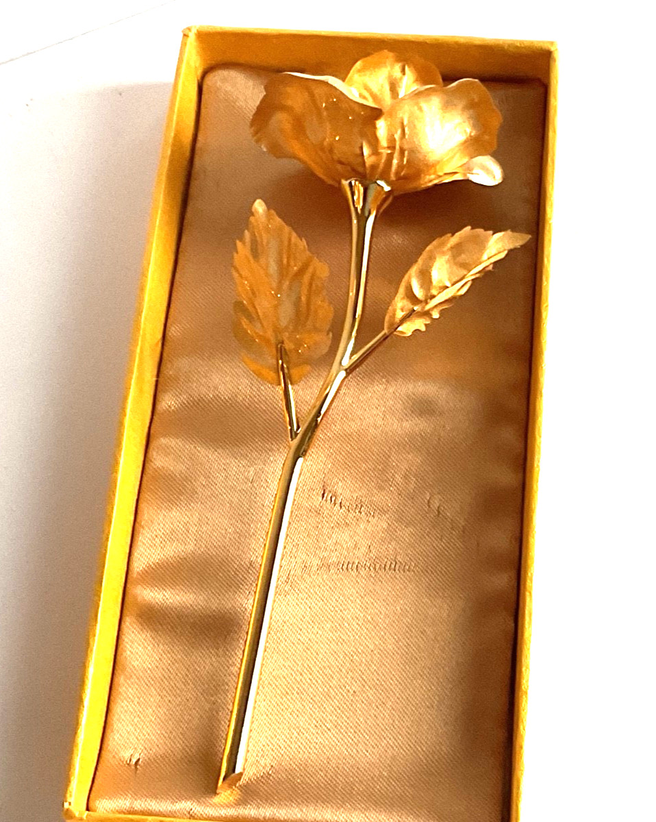 24 Karat Gold Foil Rose KD Links 7” Stem Is Gold Handcrafted