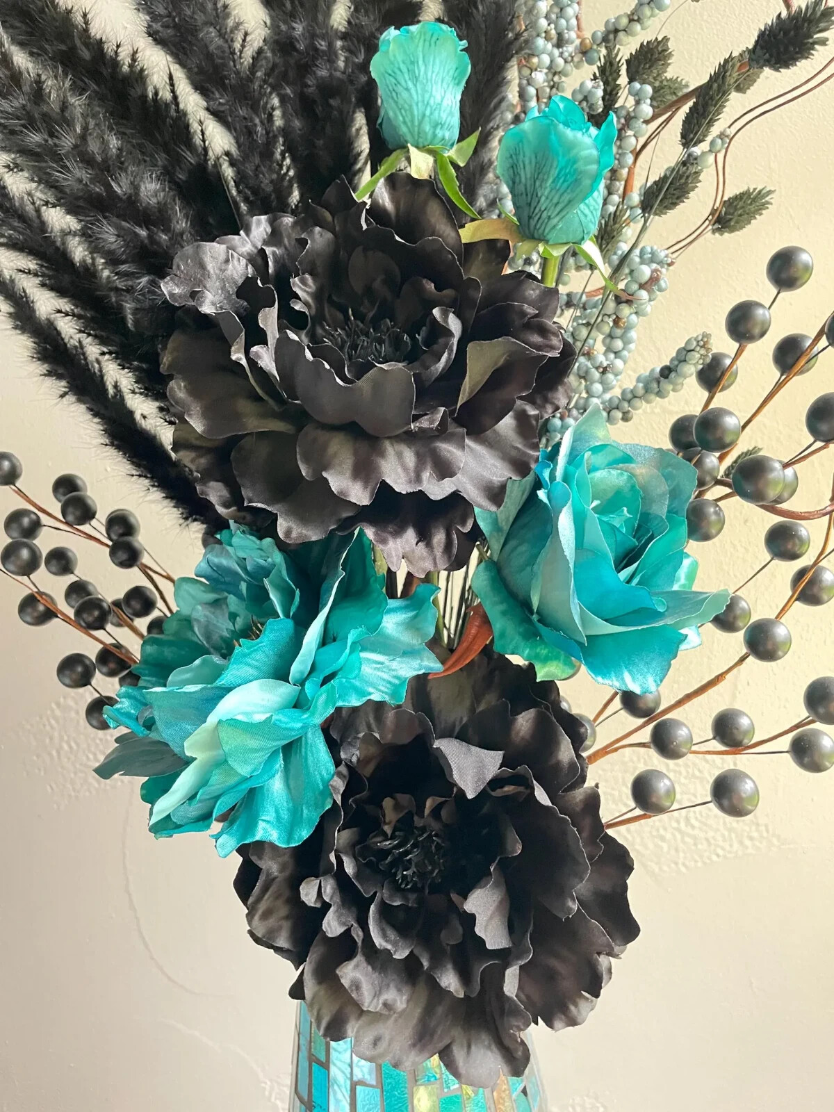 Modern Rose Floral Arrangement: Black & Blue Home Decor, Fancy Table Centerpiece