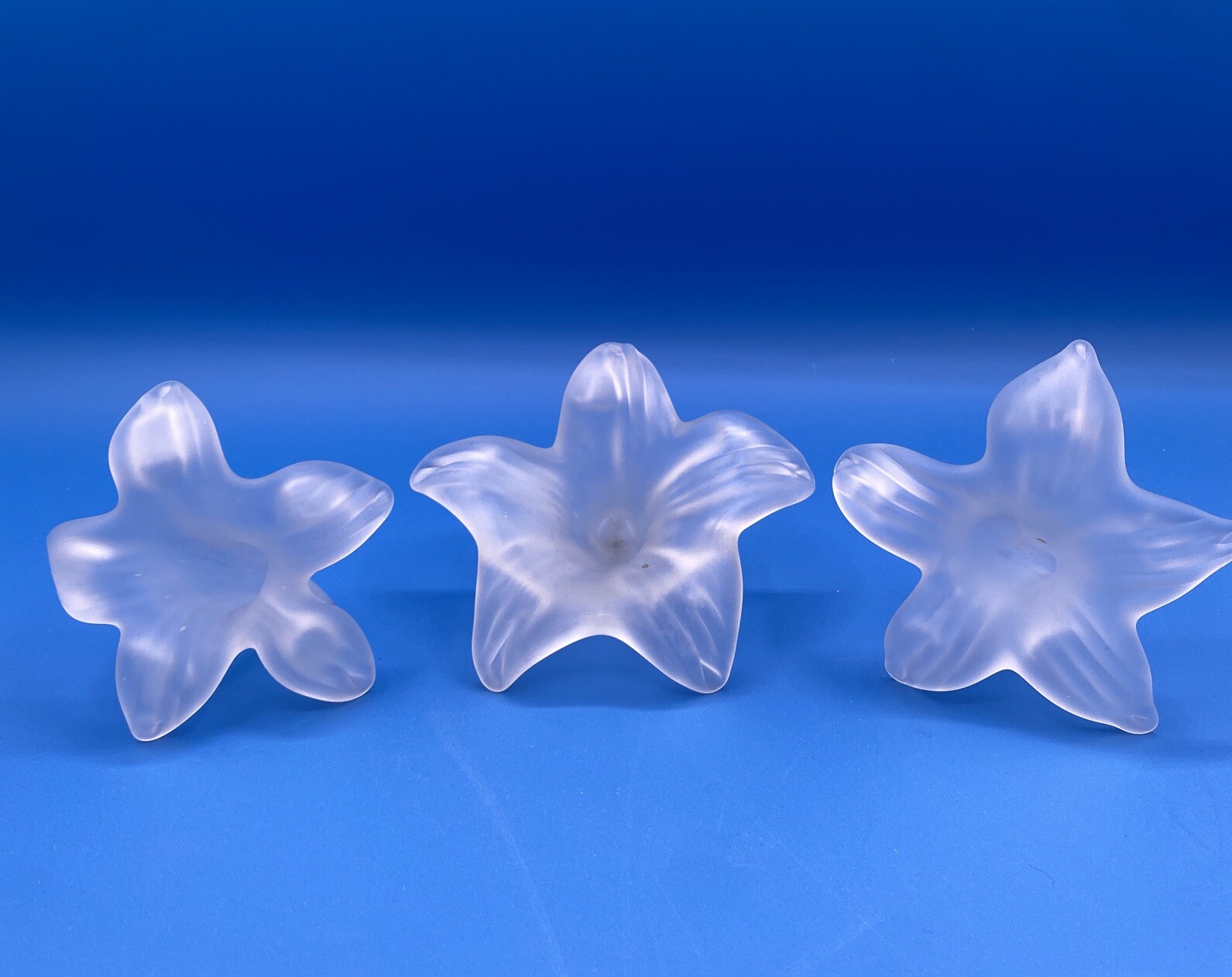 Frosted Glass Lily Flower Buds Tabletop Decoration White Set Of 3 Vintage