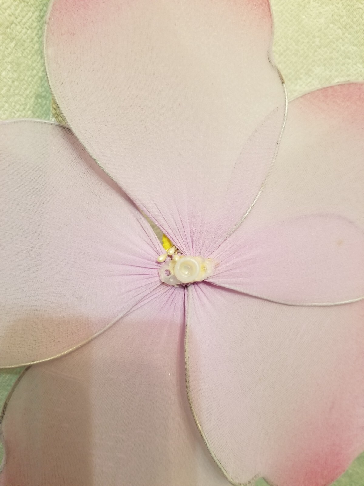 Kids 3D Wall Flowers (Set of 4) Nylon 13″ to 15″ in diameter. New