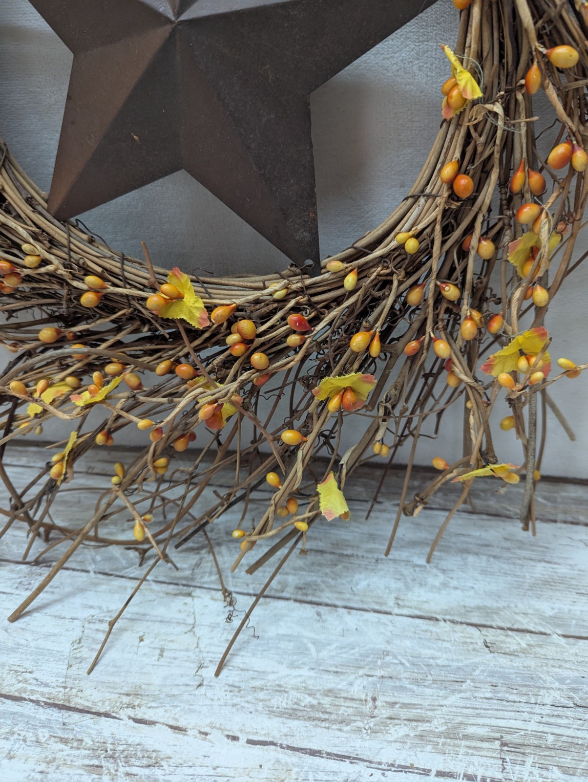 20″ Pip Berry Wreath w/ Burgundy Star – Navy Maroon Red – Colonial Mix, America
