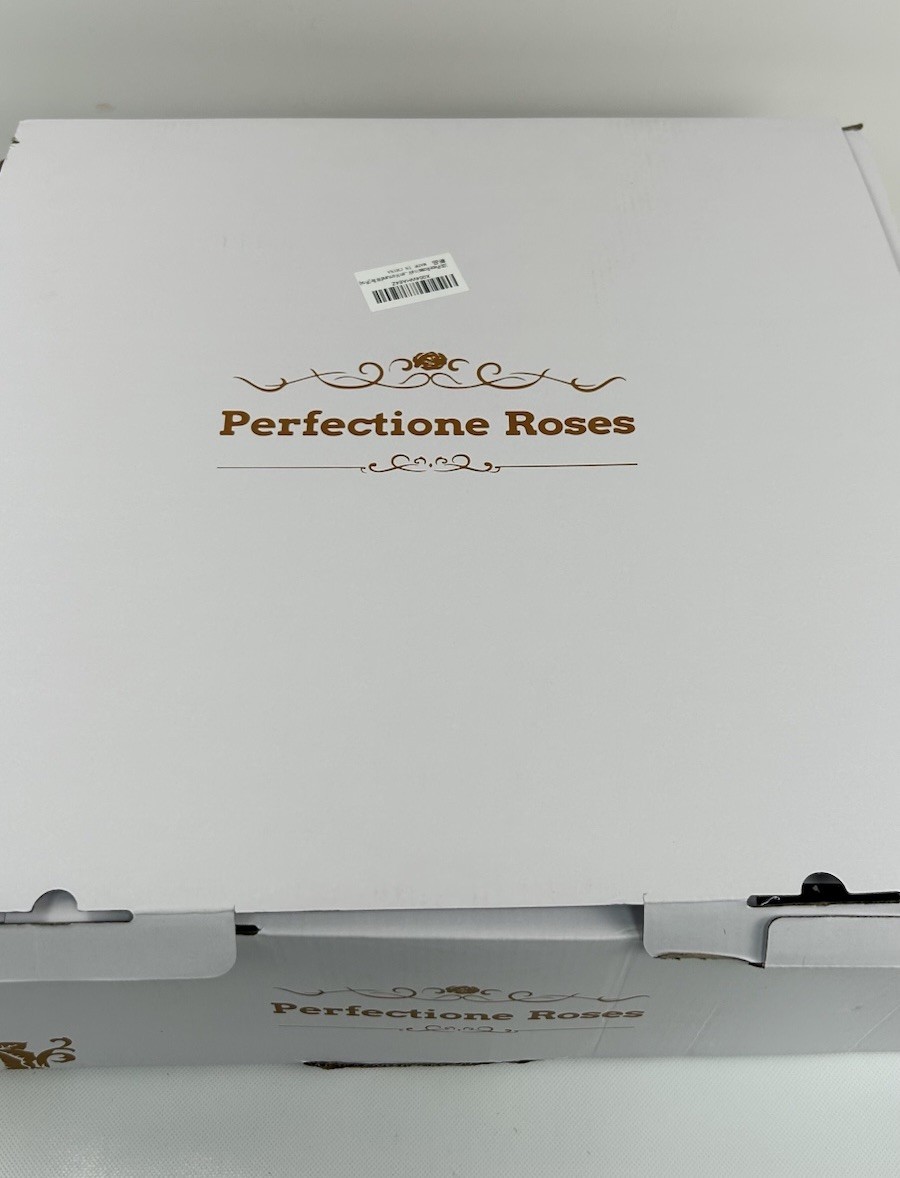 Perfectione Roses 100 Piece Preserved Roses in a Velvet Box- Pink Roses