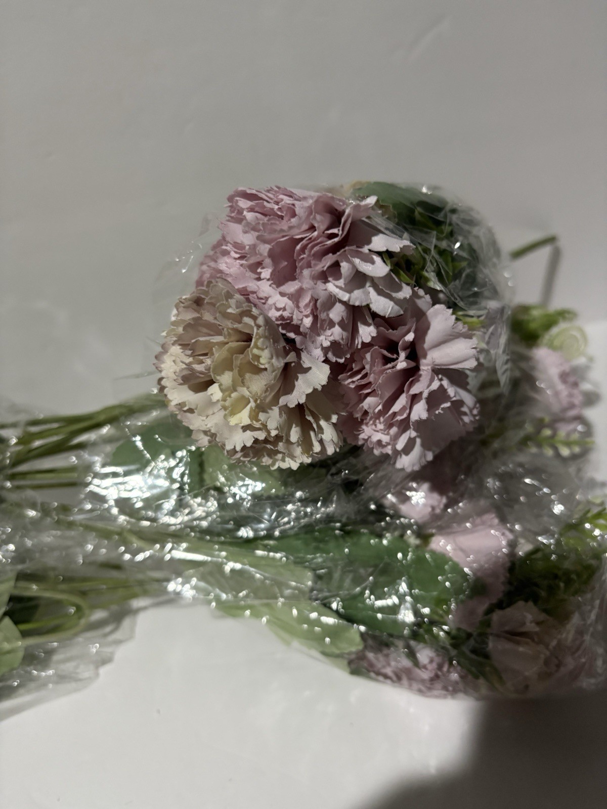 6 Head Faded Purple faux silk flowers Carnations. 5” Stem. 6 Bouquets
