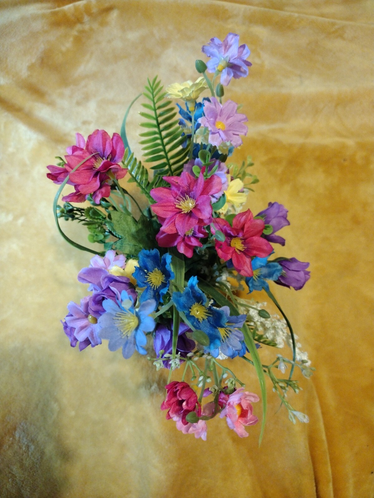 “I Don’t Believe In Humans” Rainbow Unicorn Mug Artificial Flower Arrangement