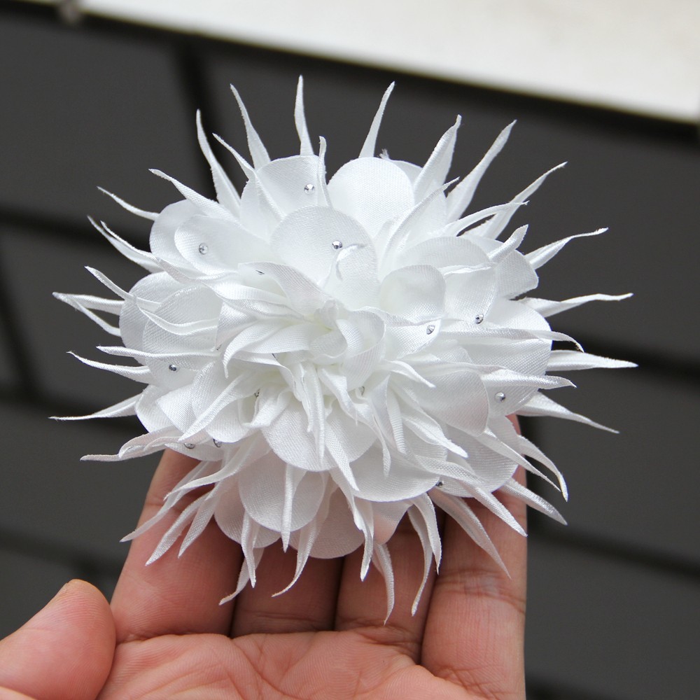 With Beard Edge9.5cm New Women’s Flower Brooch with Tassel Beads Handmade Craft