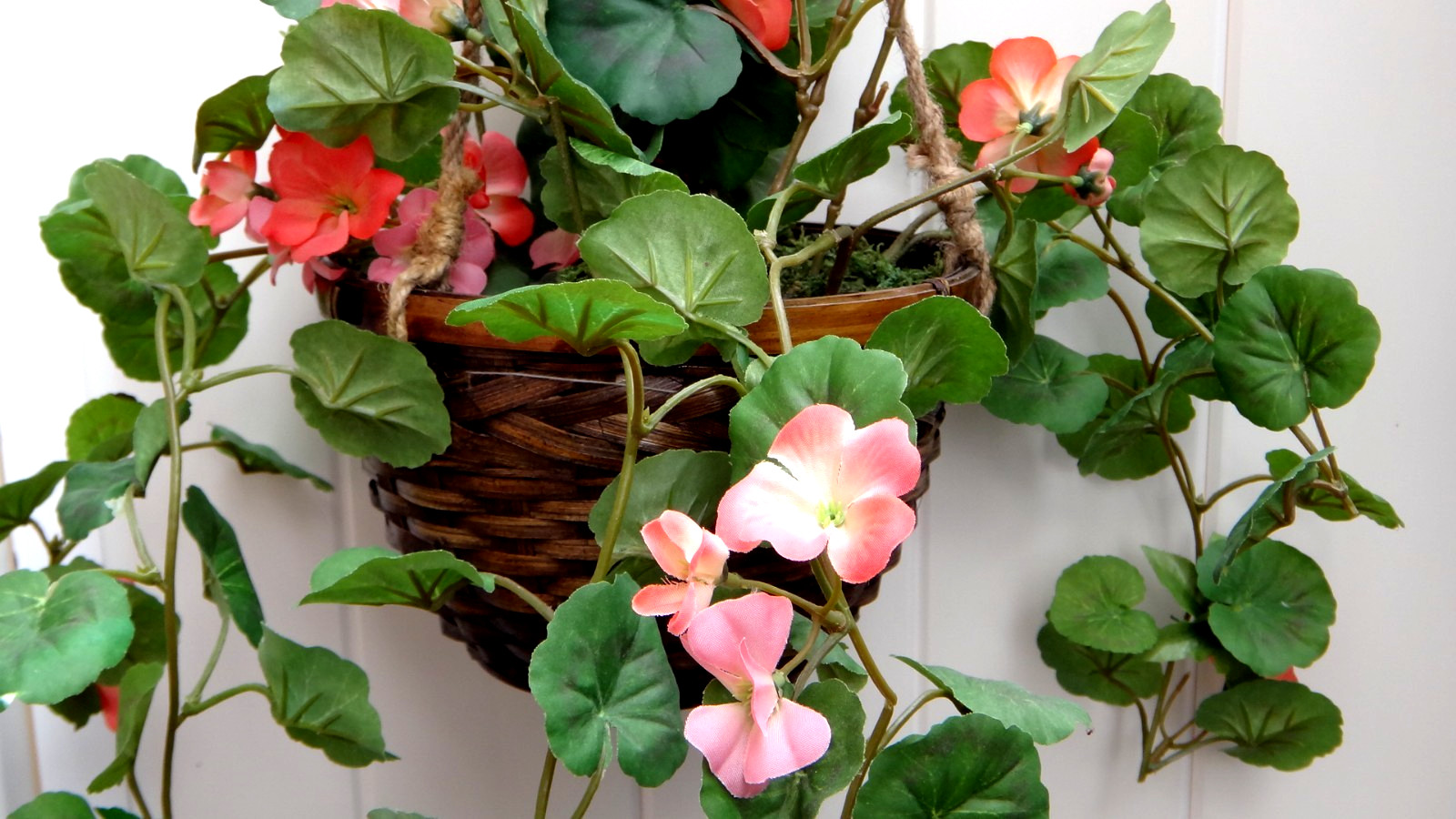 Decorative Artificial Hanging Flowers Basket Floral Décor Drop Length : 25 inch
