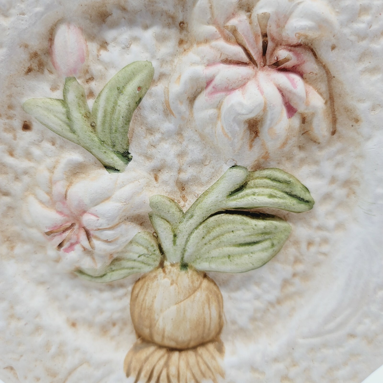 6.75″ Lilac Free Standing Plate Decor Pink Beige K’s Collection