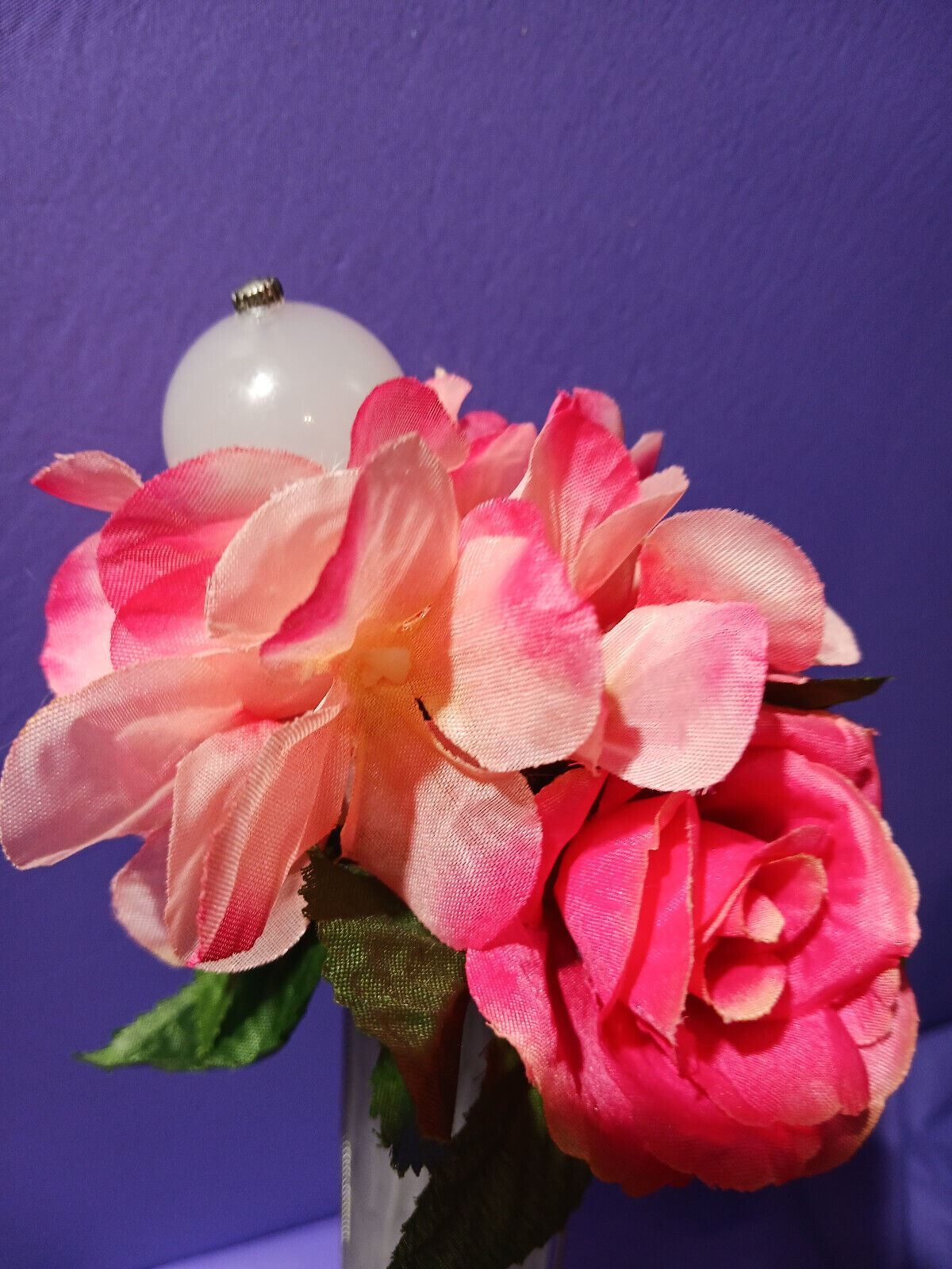 Artificial Flower Arrangement White Glass Vase W/ Silver Chain Valentines Day