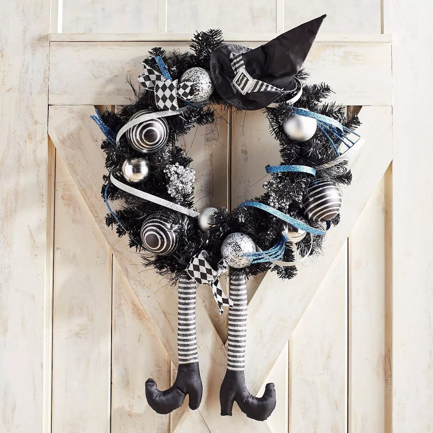 NWT PIER 1 IMPORTS $119 LARGE WICKED WITCH LEGS AND HAT WREATH 22″ ACROSS
