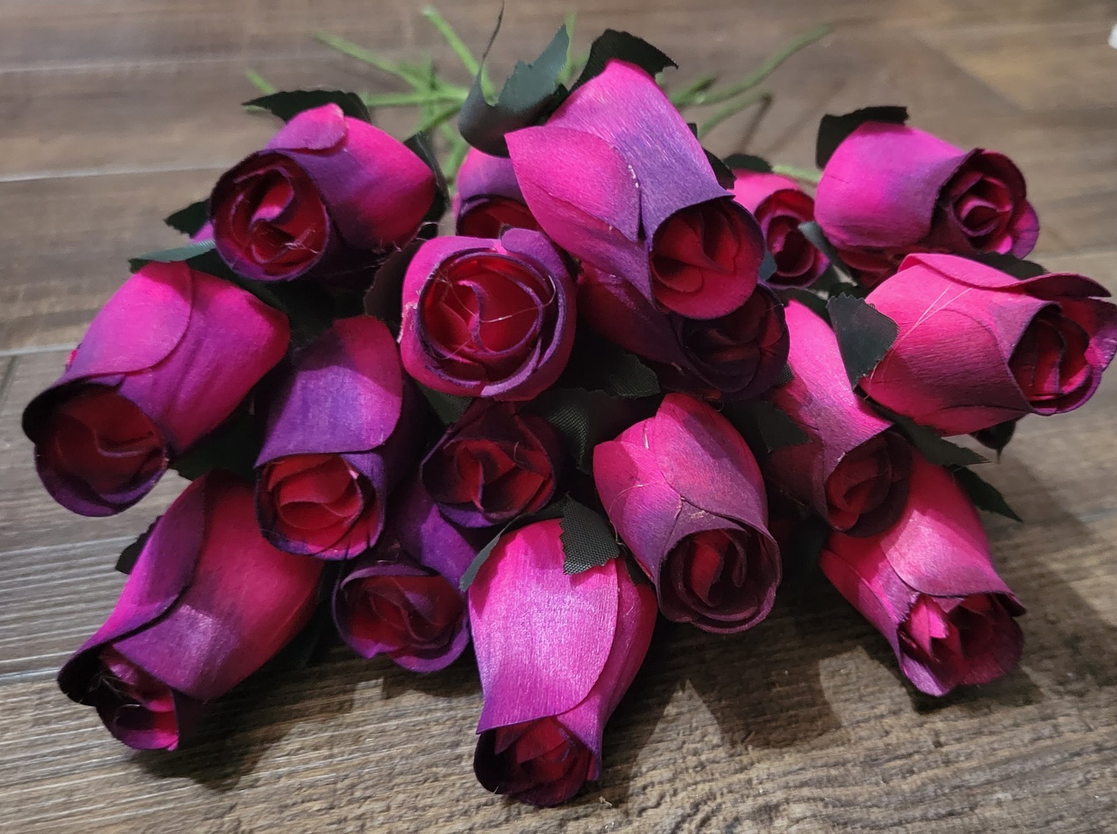 24 Beautiful Realistic Pink Purple Wooden Roses Standard Version