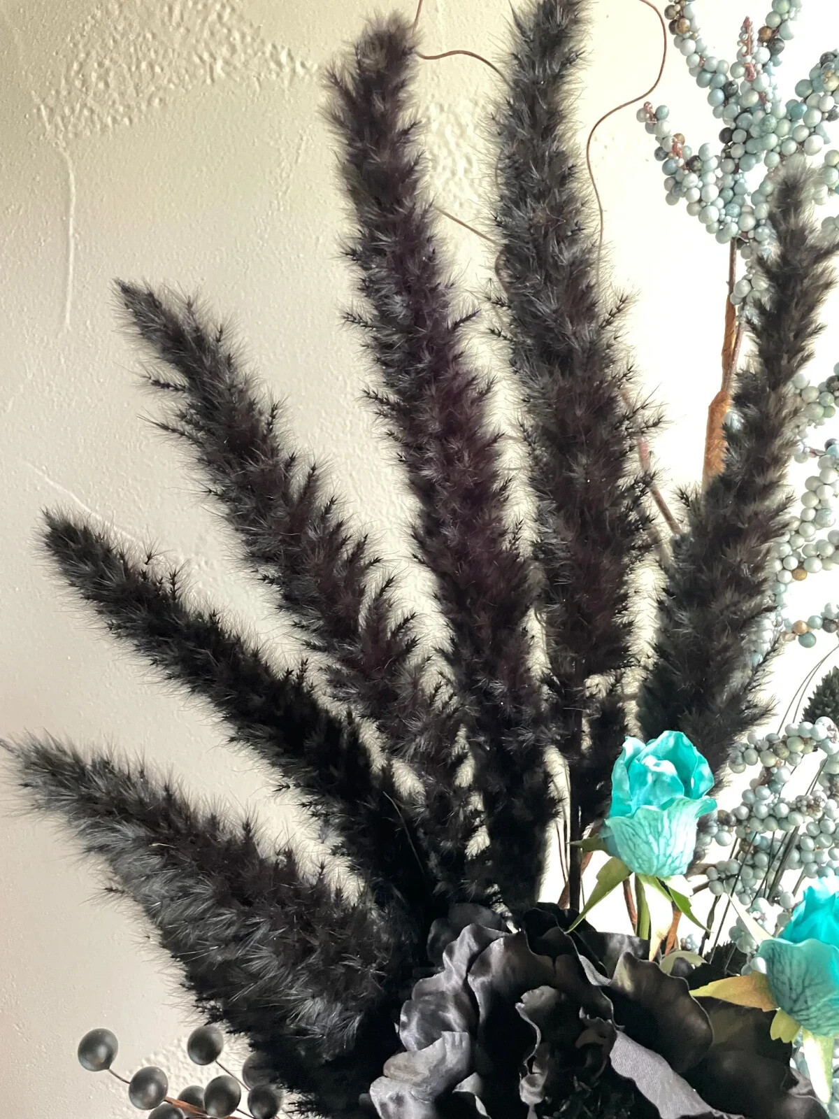 Modern Rose Floral Arrangement: Black & Blue Home Decor, Fancy Table Centerpiece