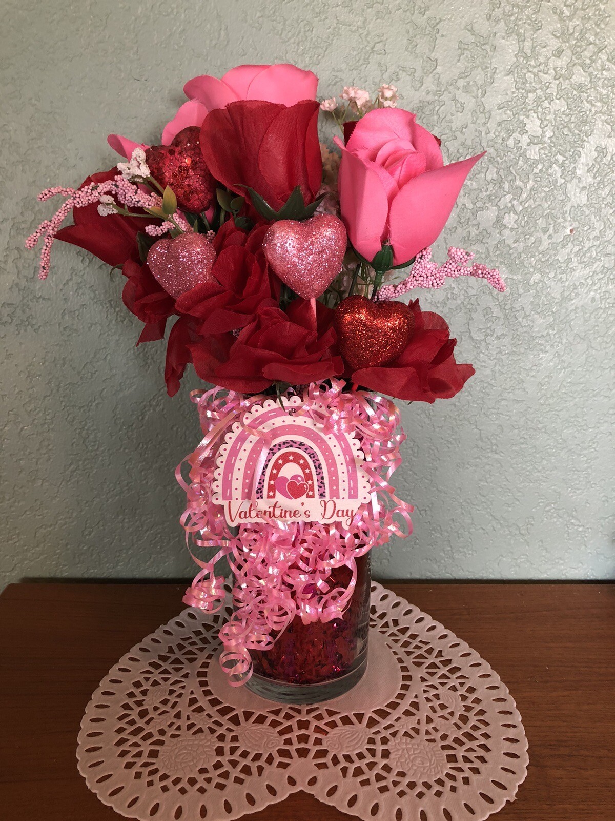 VALENTINES DAY ROSES FLORAL VASE ARRANGEMENT CENTERPIECE GIFT HEARTS LOVE