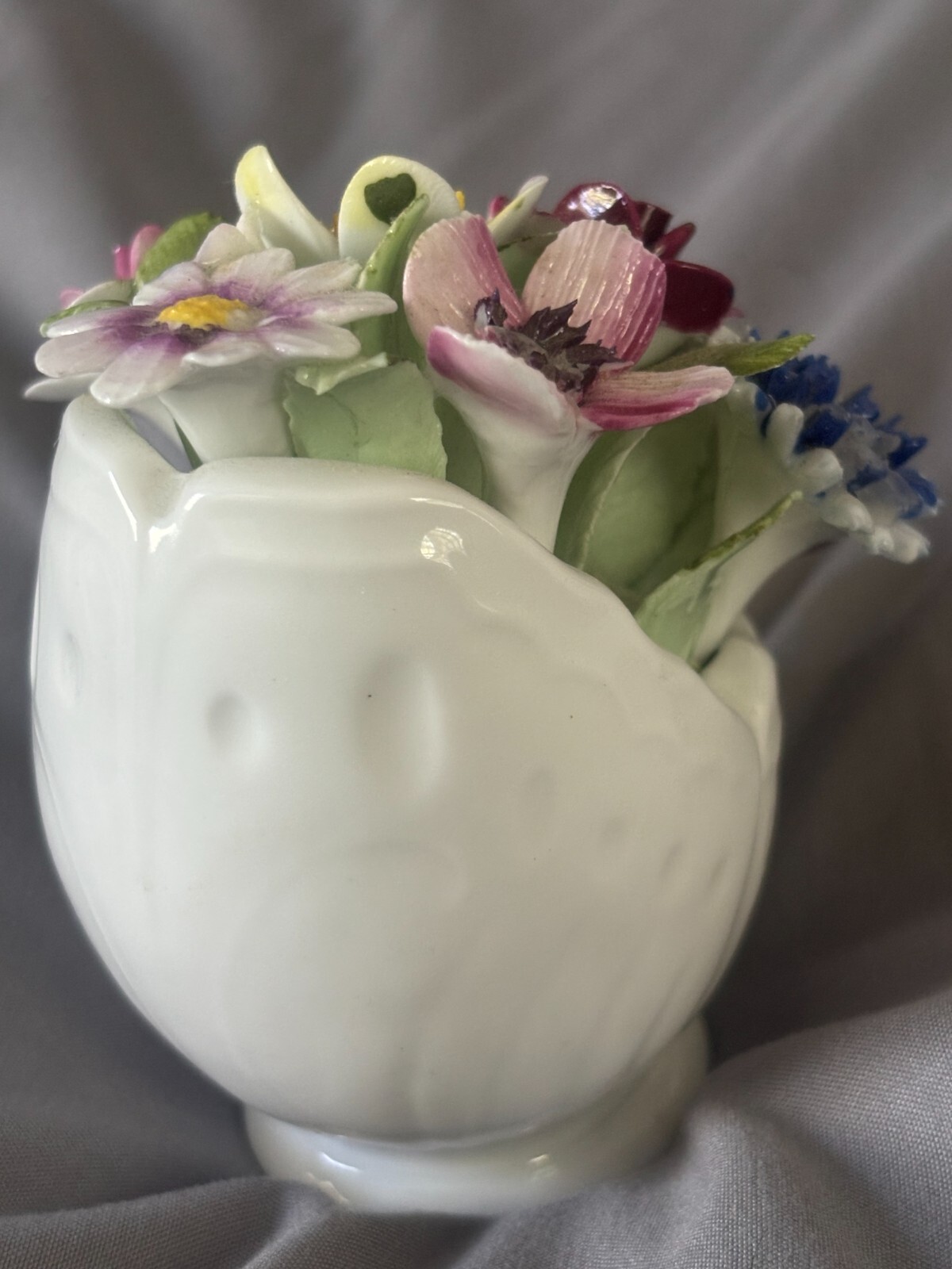 Royal Doulton England Bone China Footed Bowl Bouquet Roses Carnations