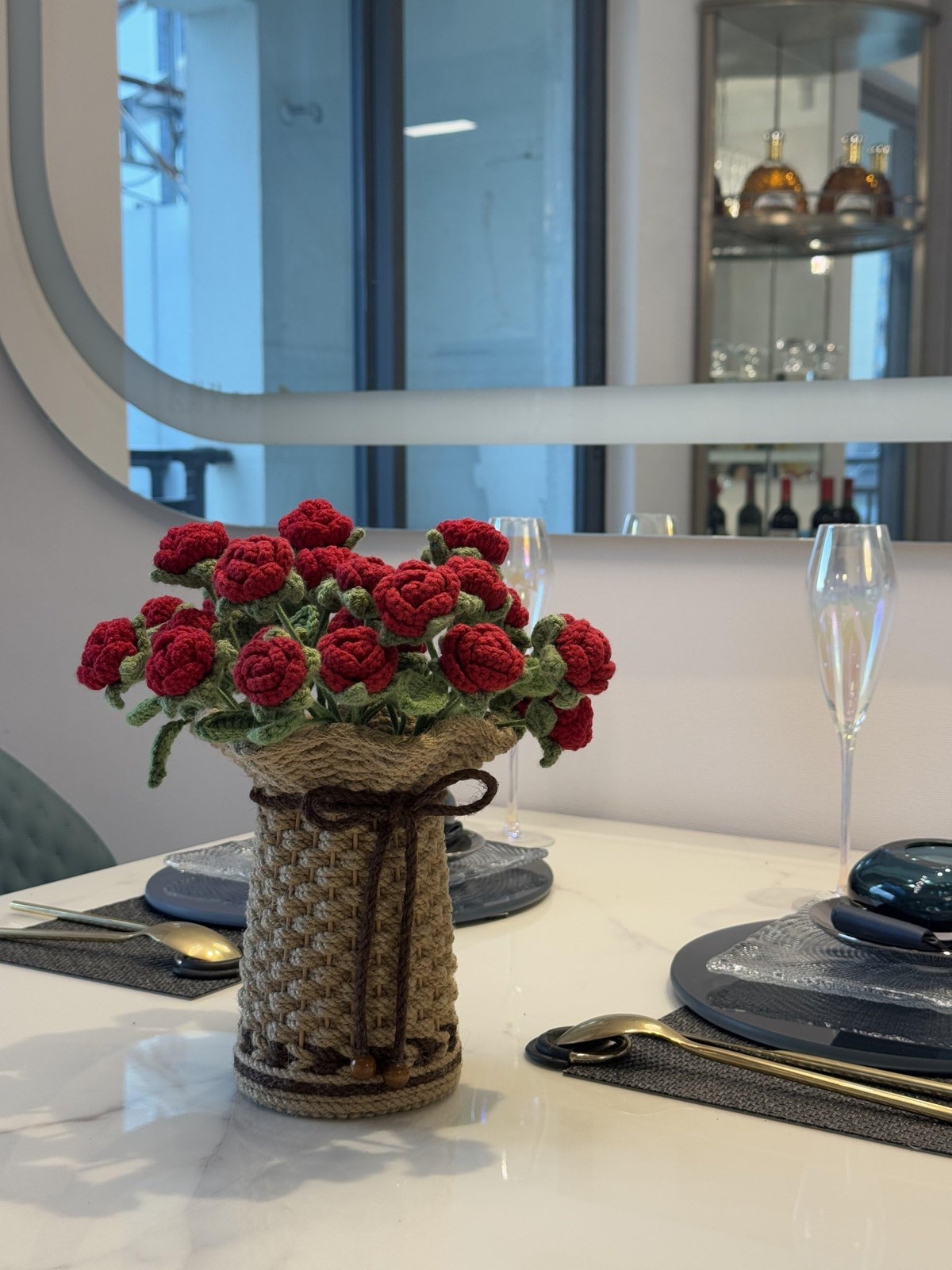 Crochet Red Roses Artificial Flowers Bouquet With Knitted Flower Vase Decor
