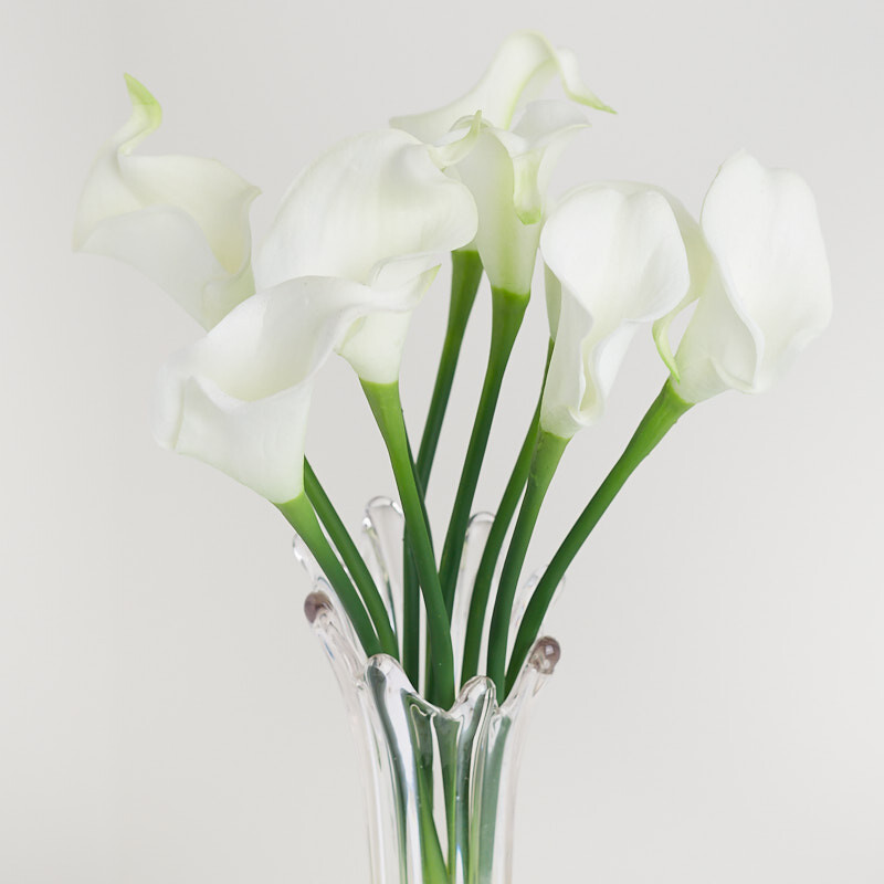 14″ White Artificial Calla Lily Floral Bouquet